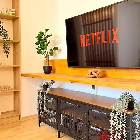 Heart Of - Stylish 2br With Balcony 아파트