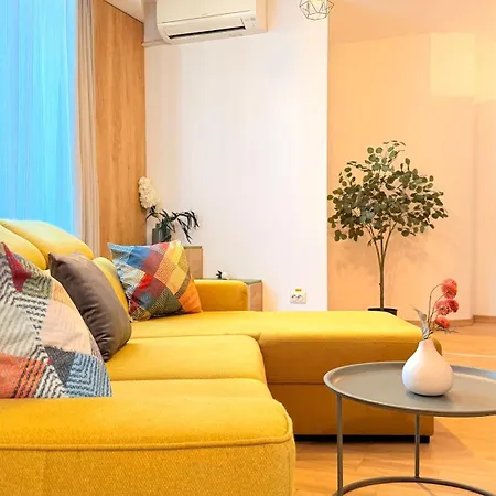 아파트 Heart Of - Stylish 2br With Balcony *