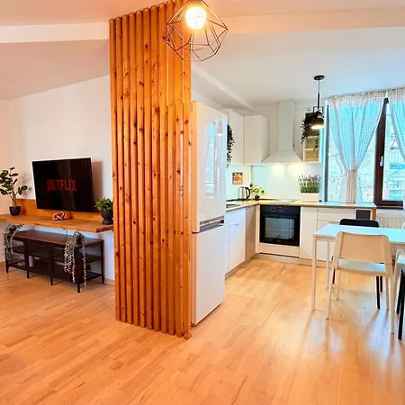 Heart Of - Stylish 2br With Balcony * 부쿠레슈티