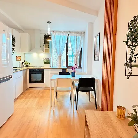 Heart Of - Stylish 2br With Balcony Bucureşti