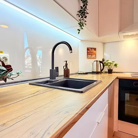 Heart Of - Stylish 2br With Balcony 부쿠레슈티