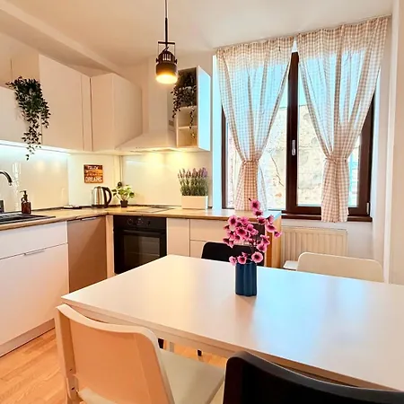 Heart Of - Stylish 2br With Balcony 아파트 부쿠레슈티