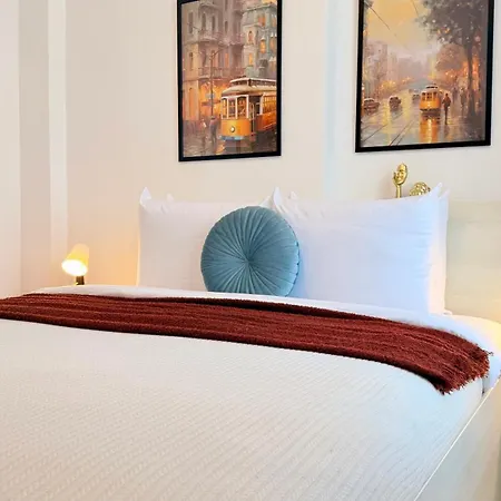 Heart Of - Stylish 2br With Balcony 아파트 *
