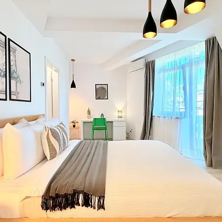 Heart Of - Stylish 2br With Balcony