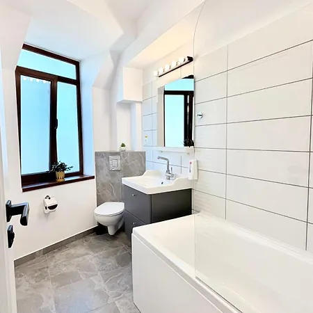 아파트 Heart Of - Stylish 2br With Balcony 부쿠레슈티