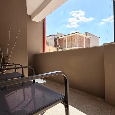 아파트 Heart Of - Stylish 2br With Balcony *
